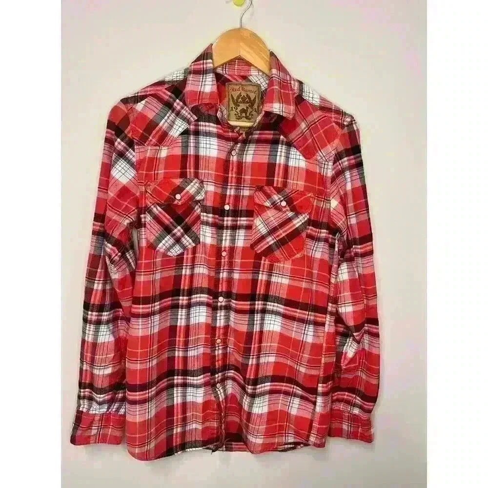 Ladies Red camel pearl snap flannel size S45